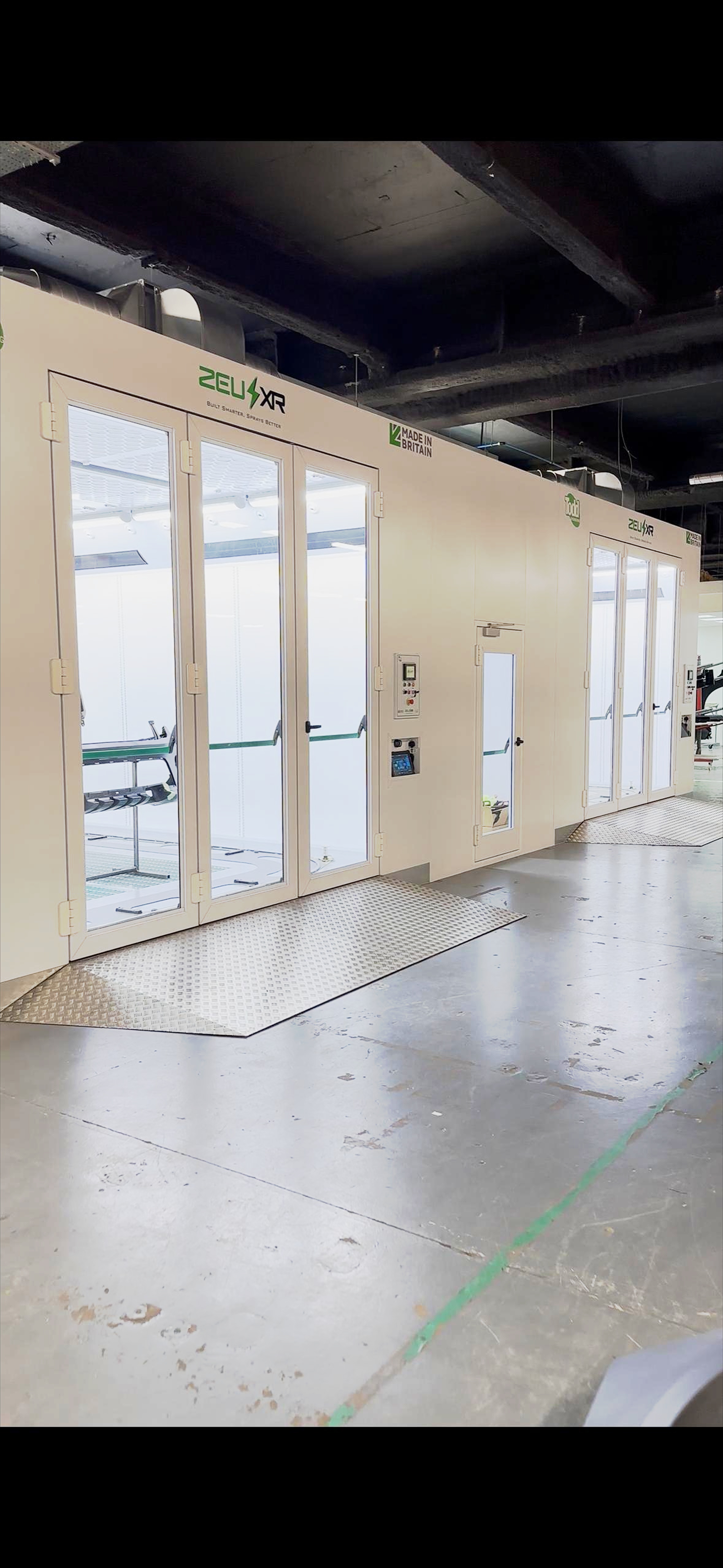 Zeus XR spraybooth installed at MSRT